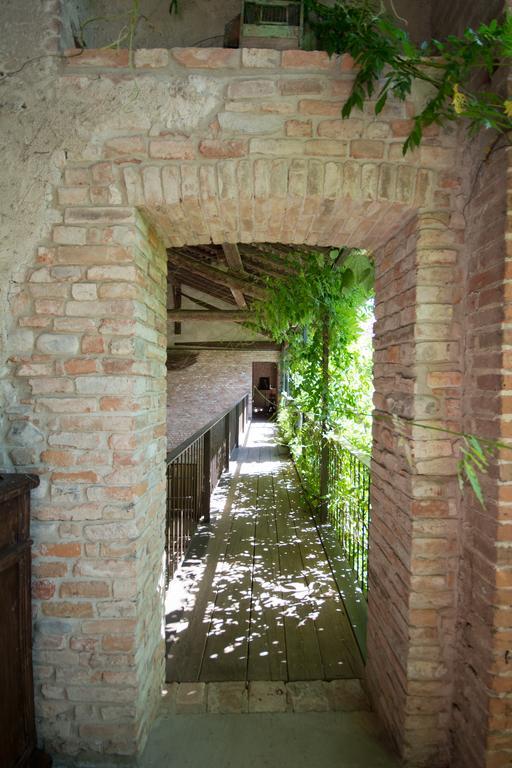 Locanda Dei Melograni Gossolengo Exteriér fotografie